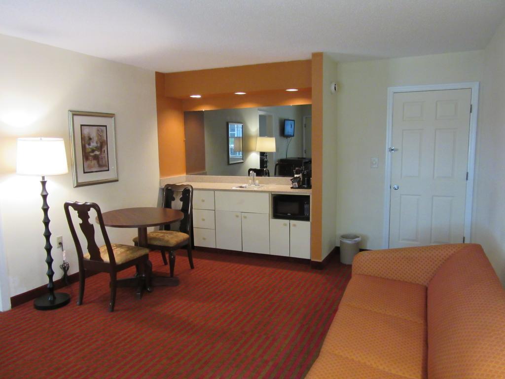 Clarion Suites Augusta Exterior foto